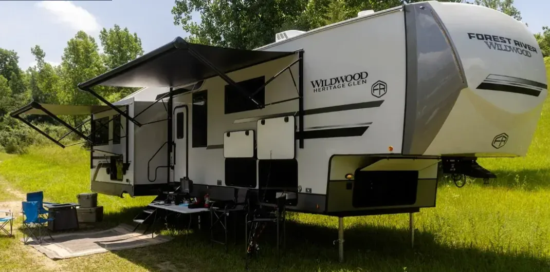 Forest River Wildwood Heritage Glen 286RL exterior