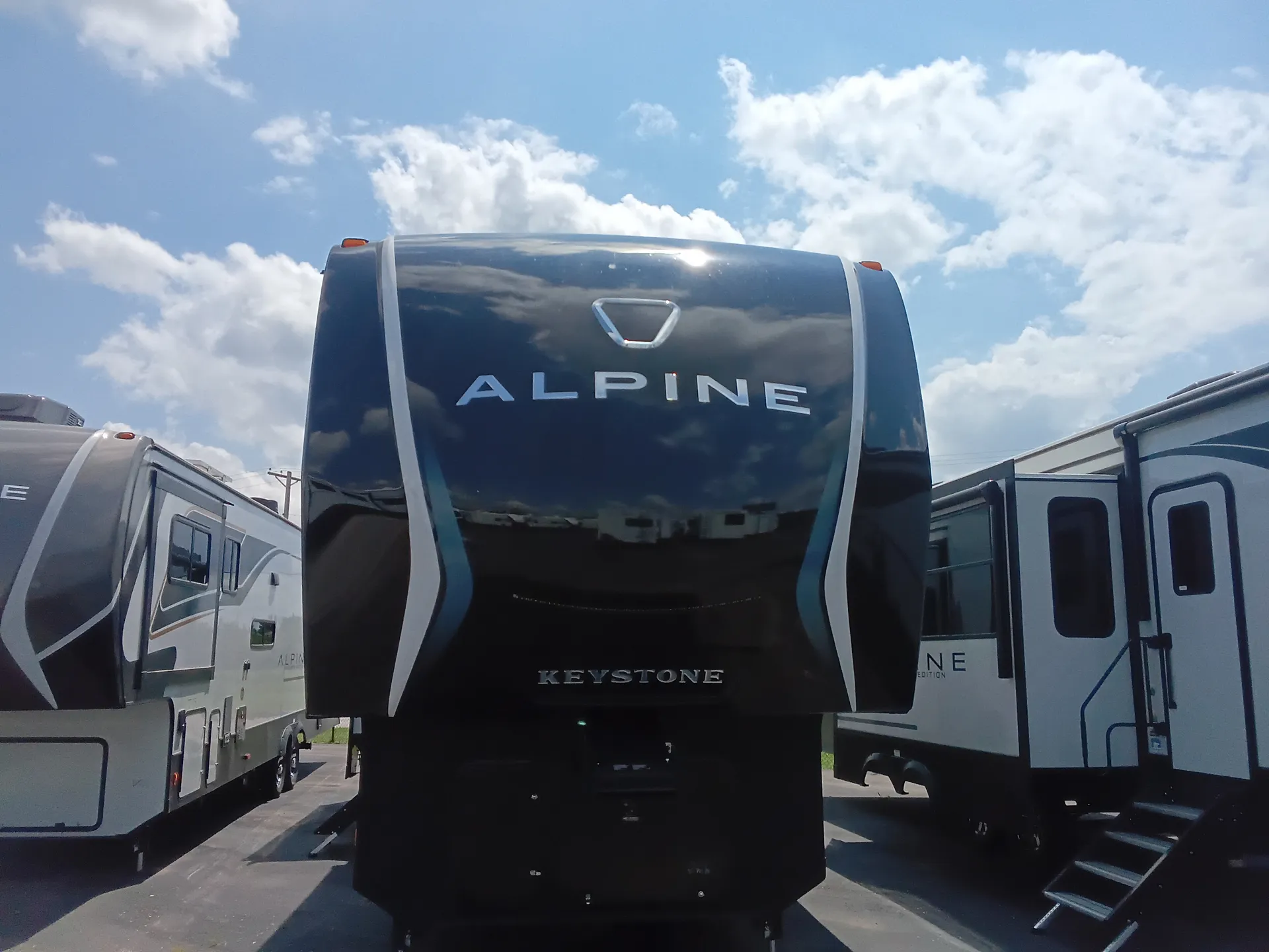 2026 Keystone Alpine 3910RK - Photo 3