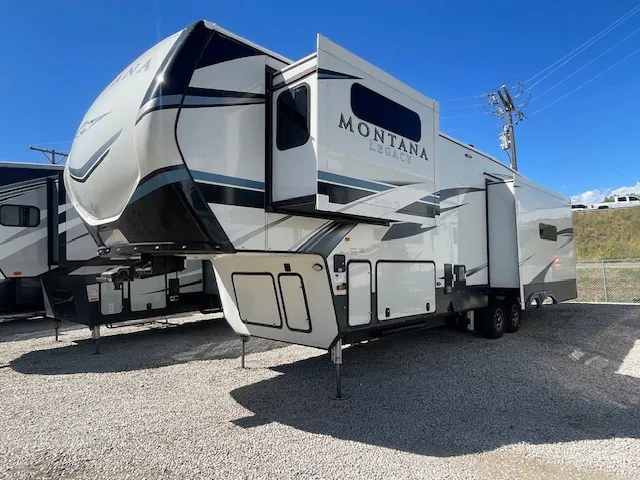 2021 Keystone Montana 3231CK, Photos photo 2
