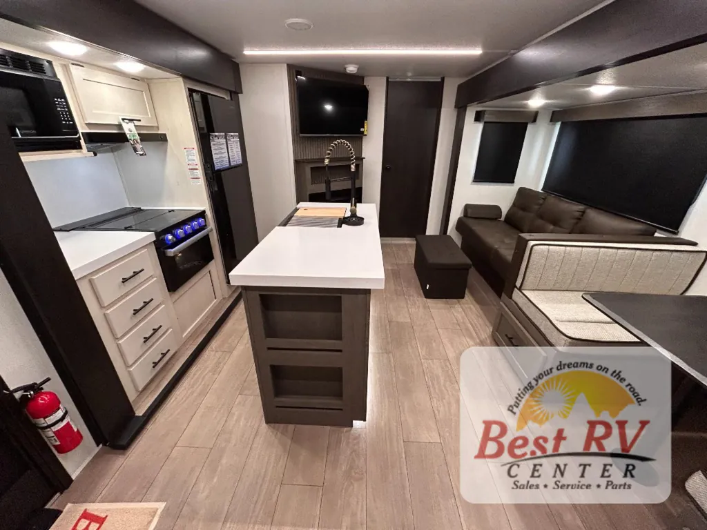 2026 Forest River Cherokee Alpha Wolf 33BH, Photos photo 15