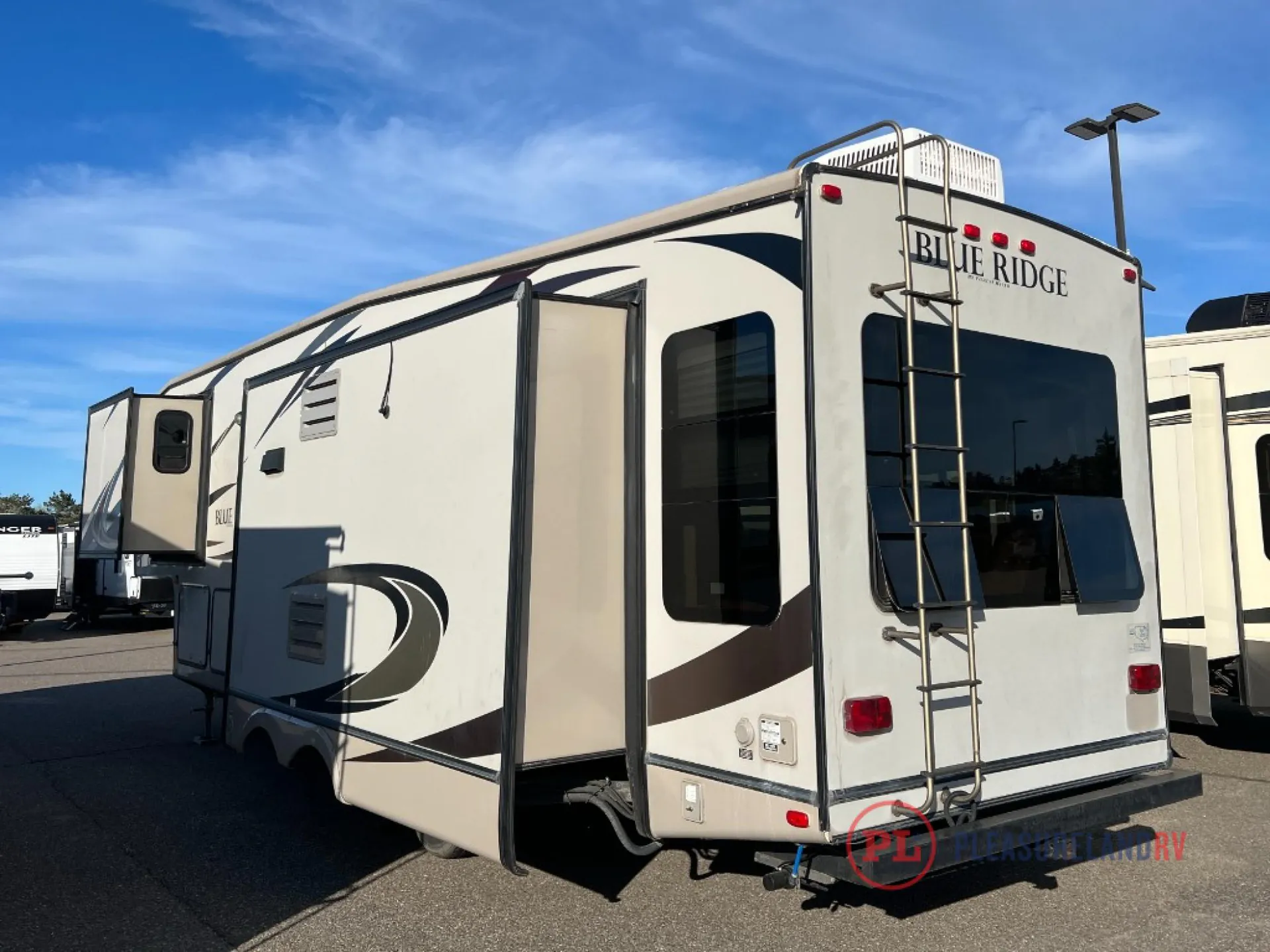 2012 Forest River Blue Ridge 3025RL - Photo 4