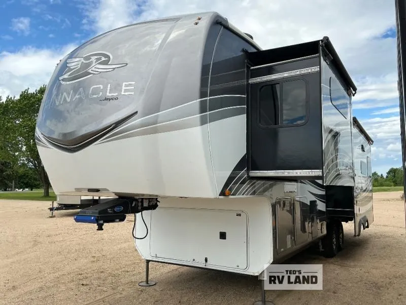 2022 Jayco Pinnacle 32RLTS - Photo 3