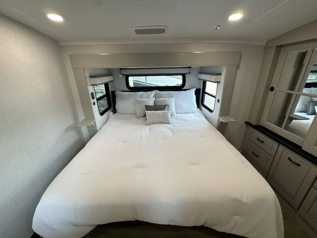 2026 Jayco North Point 395DSDB, Photos photo 33