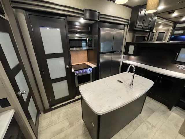 2018 Grand Design Momentum 376TH, Photos photo 29
