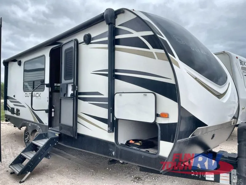 2021 Keystone Outback Ultra-Lite 221UMD - Photo 2