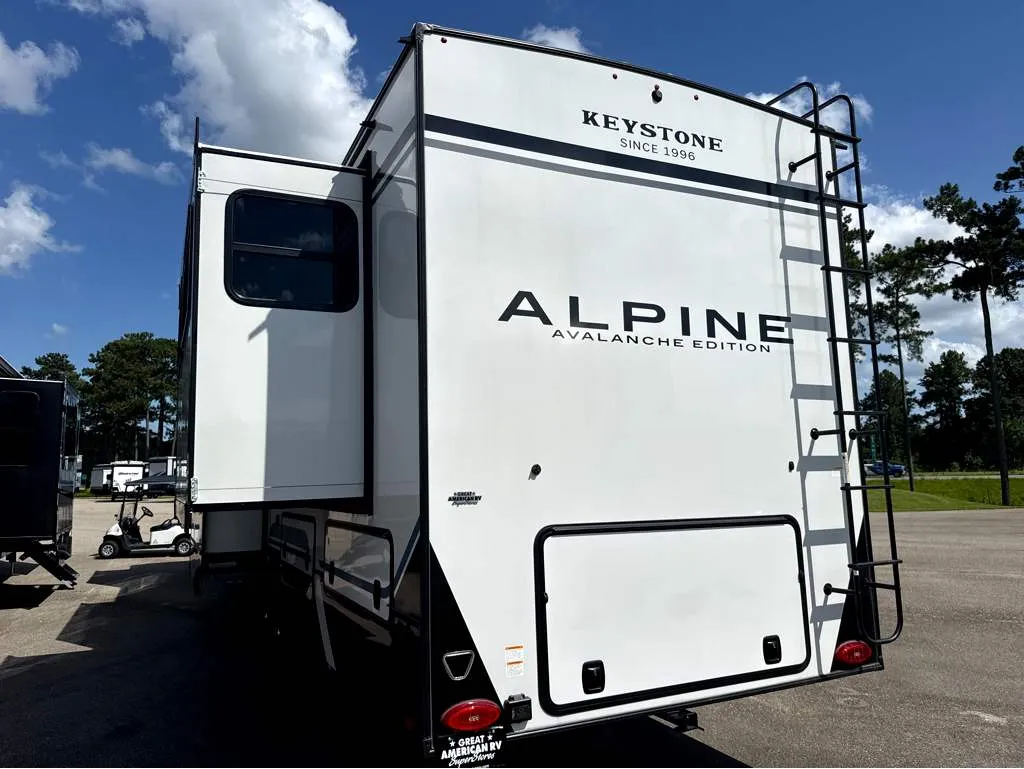 2026 Keystone Alpine Avalanche Edition 381DL - Photo 4