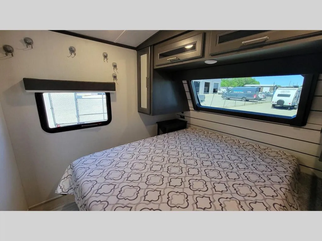 2024 Keystone RV Cougar Half-Ton 30BHS, Photos photo 26