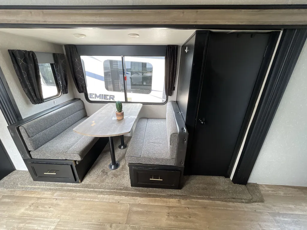 2022 Forest River Cherokee 306MM, Photos photo 8