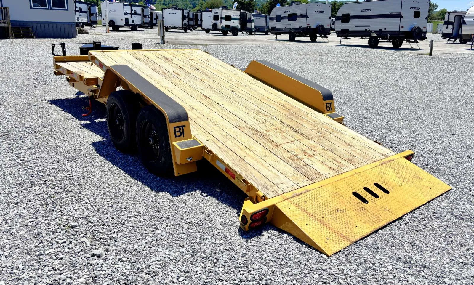 2025 Behnke Trailers 83 X 22 16K TILT . - Photo 3