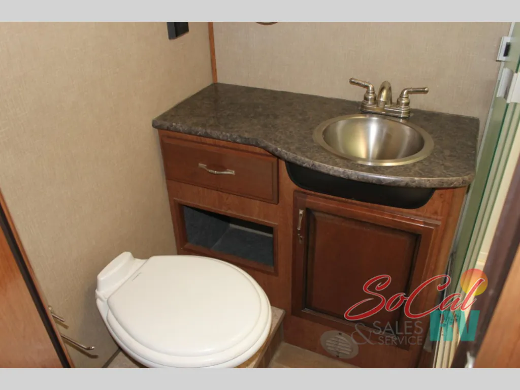 2018 Fleetwood Flair 31A, Photos photo 30