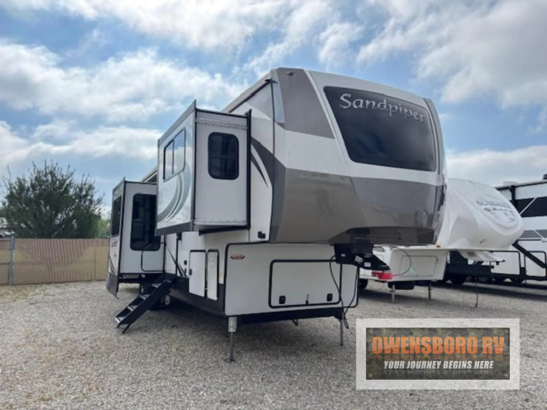 2022 Forest River Sandpiper Luxury 391FLRB - Photo 3