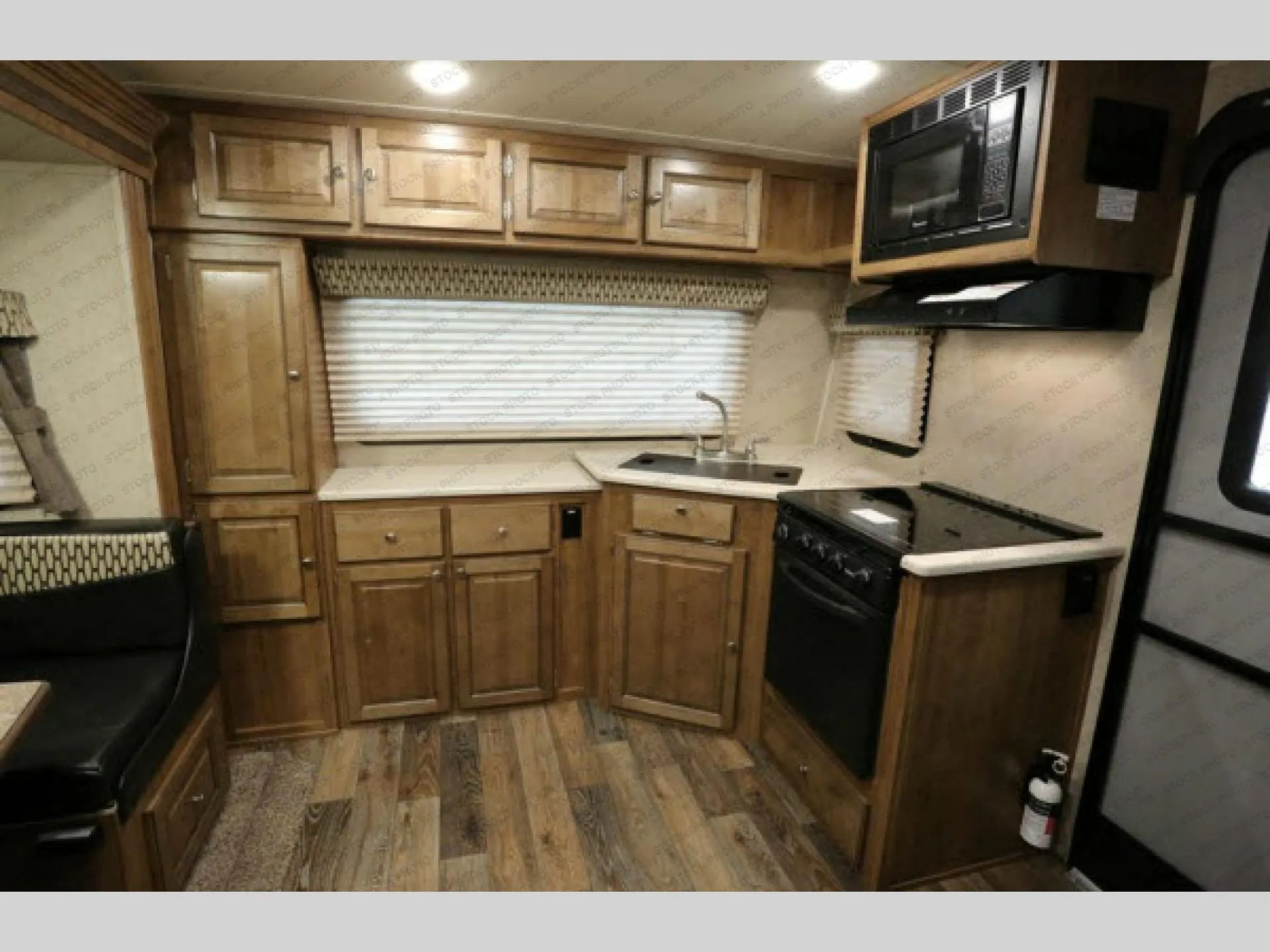 2017 Forest River Rockwood Mini Lite 2506S - Photo 4