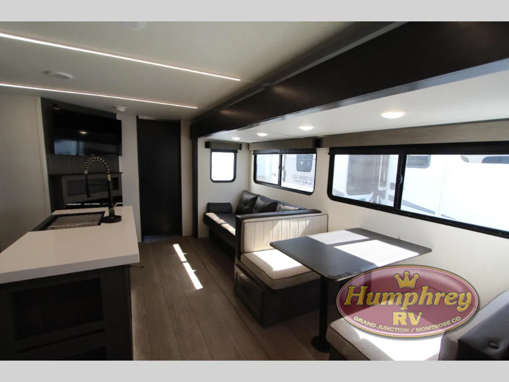 2026 Forest River Cherokee Alpha Wolf 33BH, Photos photo 39