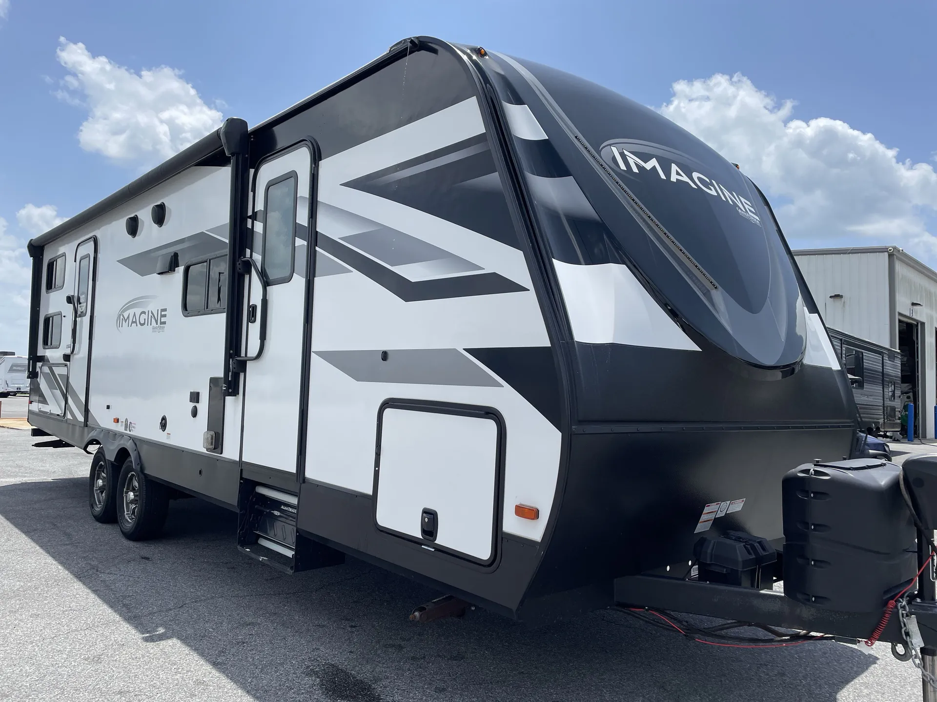 2021 Grand Design Imagine 2400BH - Photo 2