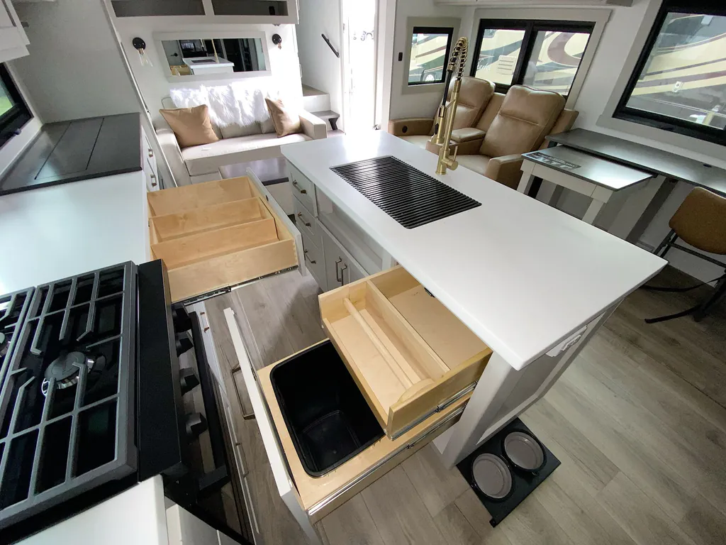 2026 Brinkley Model Z 3420, Photos photo 19