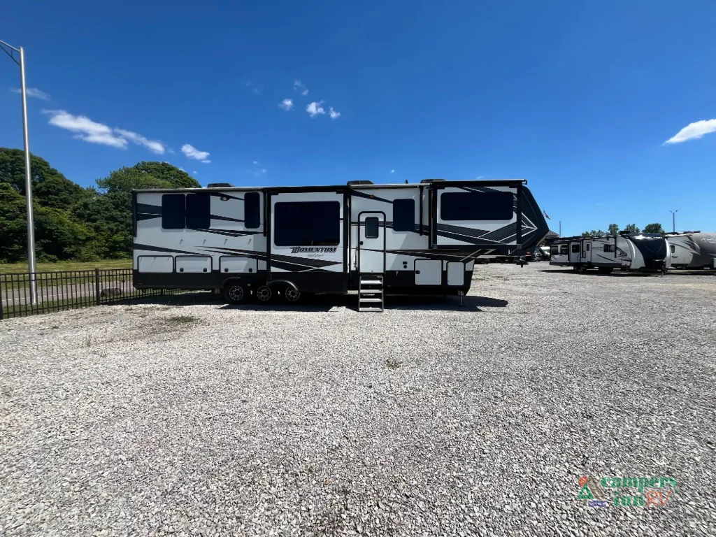 2018 Grand Design Momentum 376TH, Photos photo 7