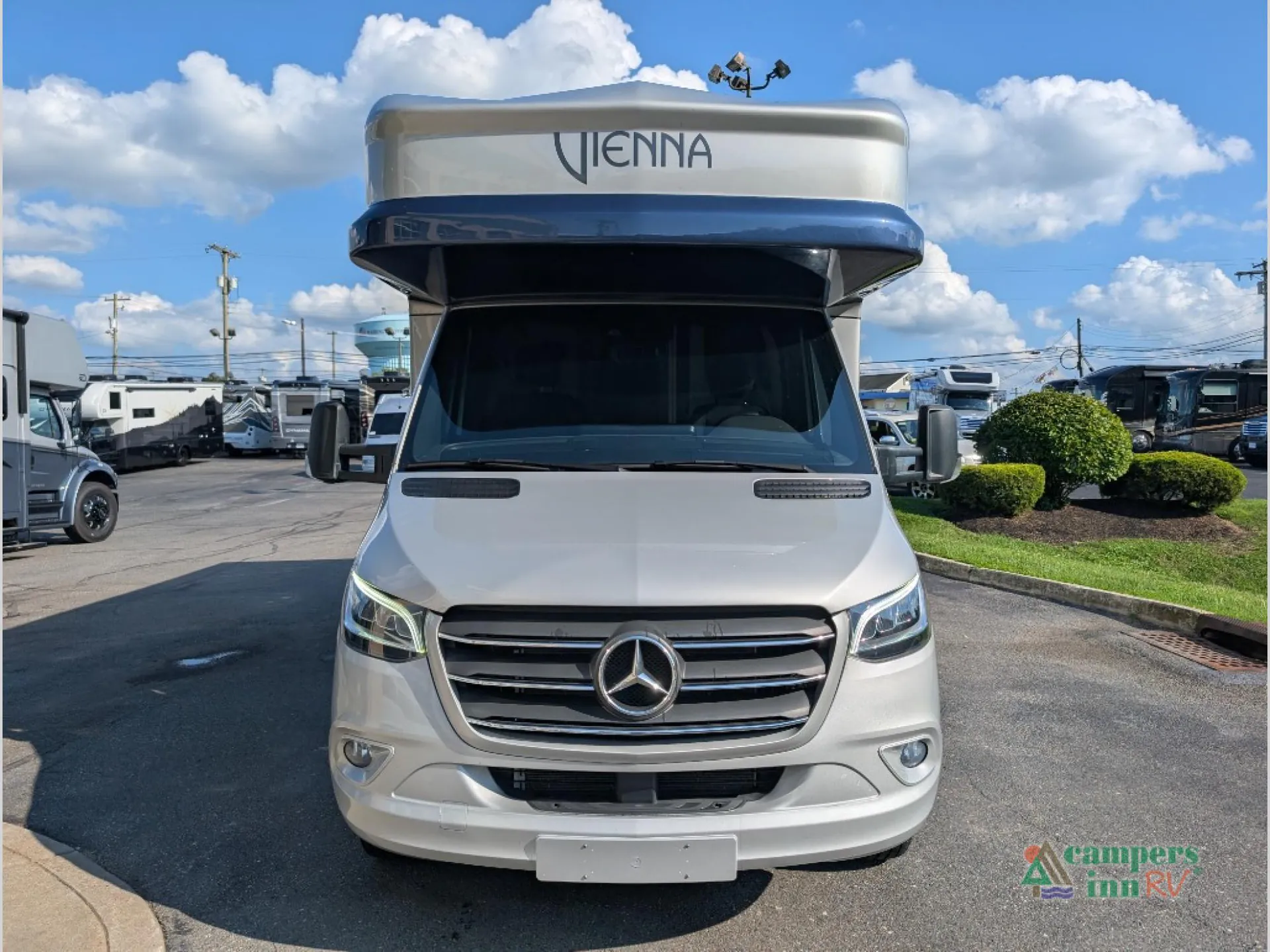 2025 Renegade RV Vienna 25FWC - Photo 3