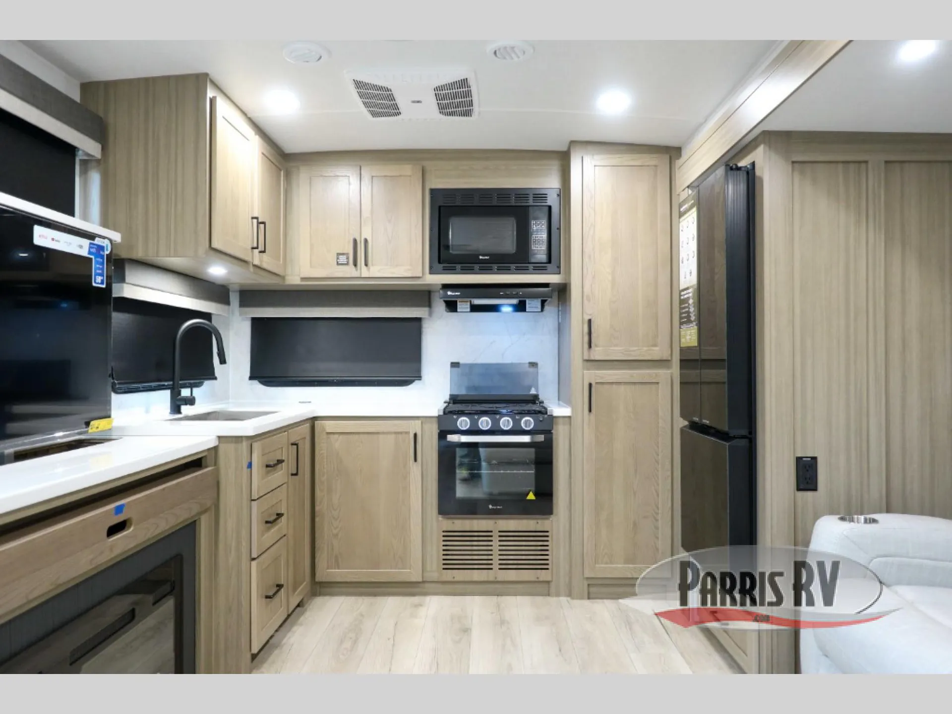 2027 Forest River Rockwood Ultra Lite 2711RK - Photo 3