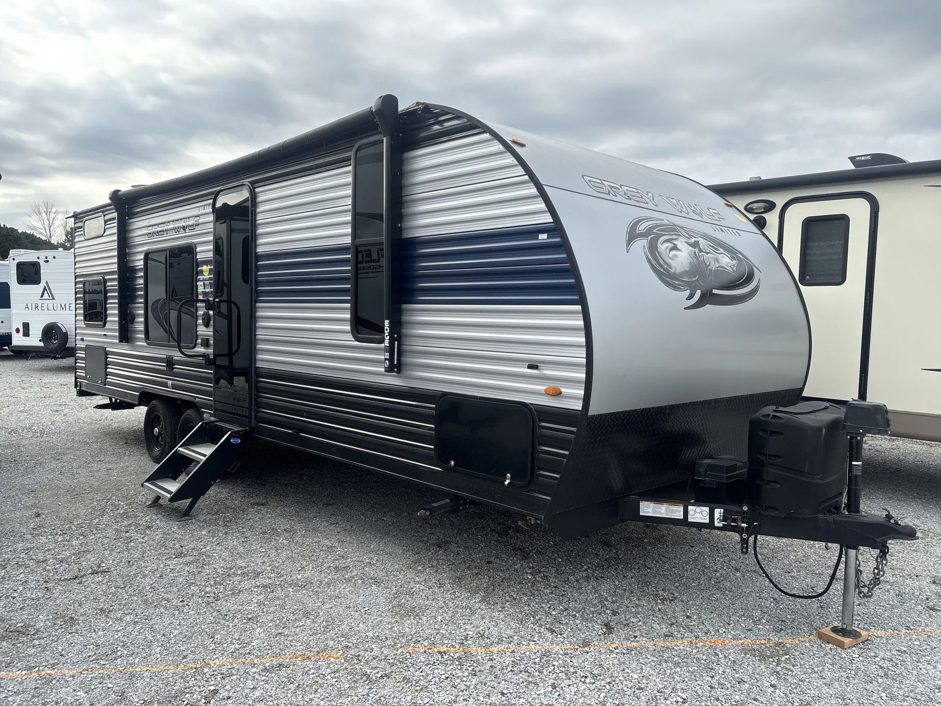 2022 Forest River Cherokee Grey Wolf 26DJSE