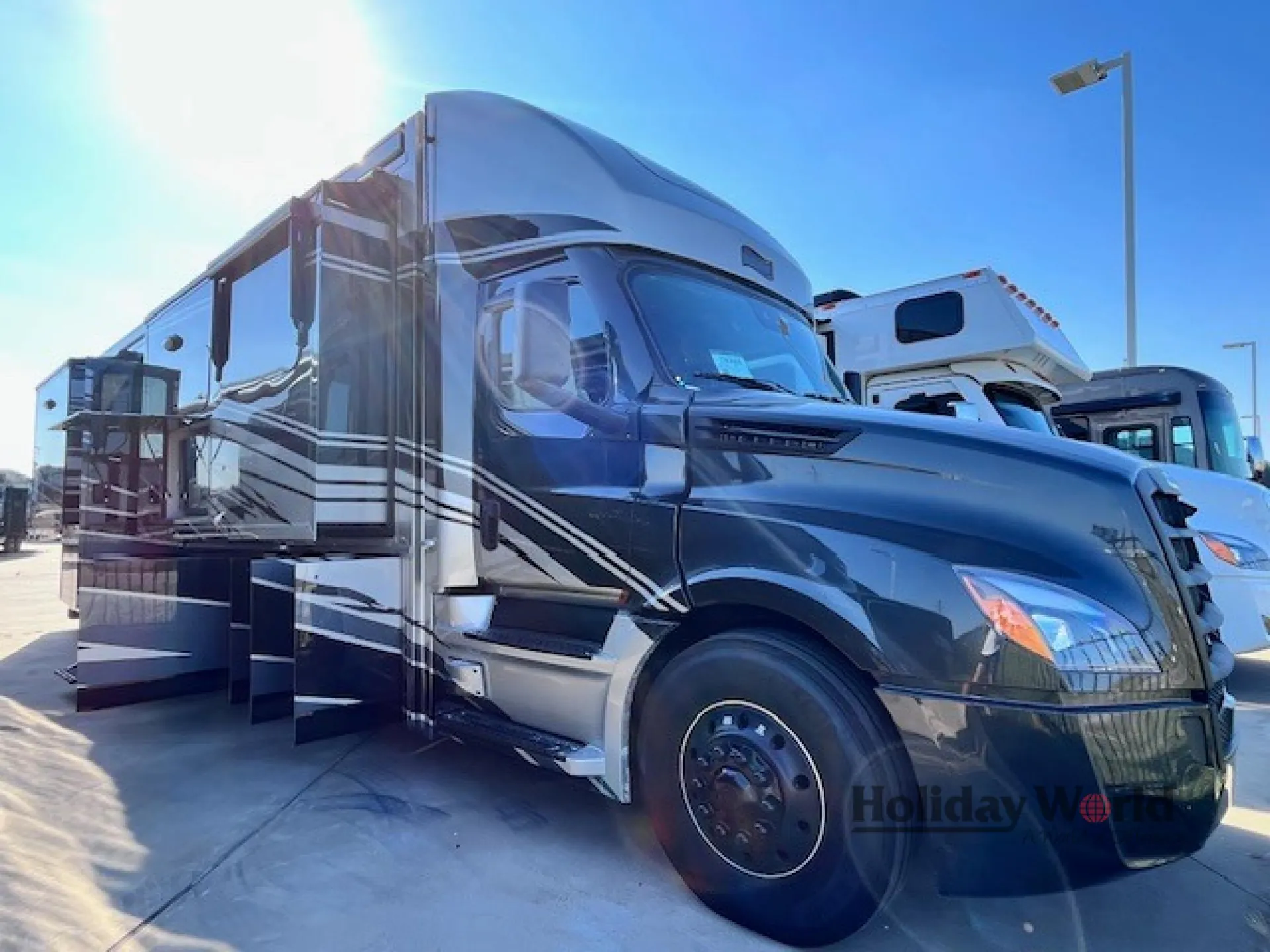 2026 Newmar Summit Aire 4505 - Photo 2