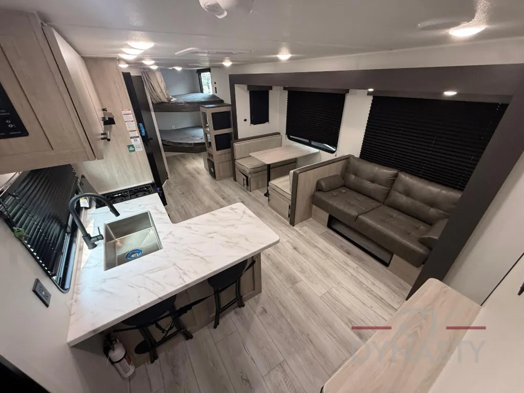 2027 East to West Della Terra 280BH, Photos photo 49