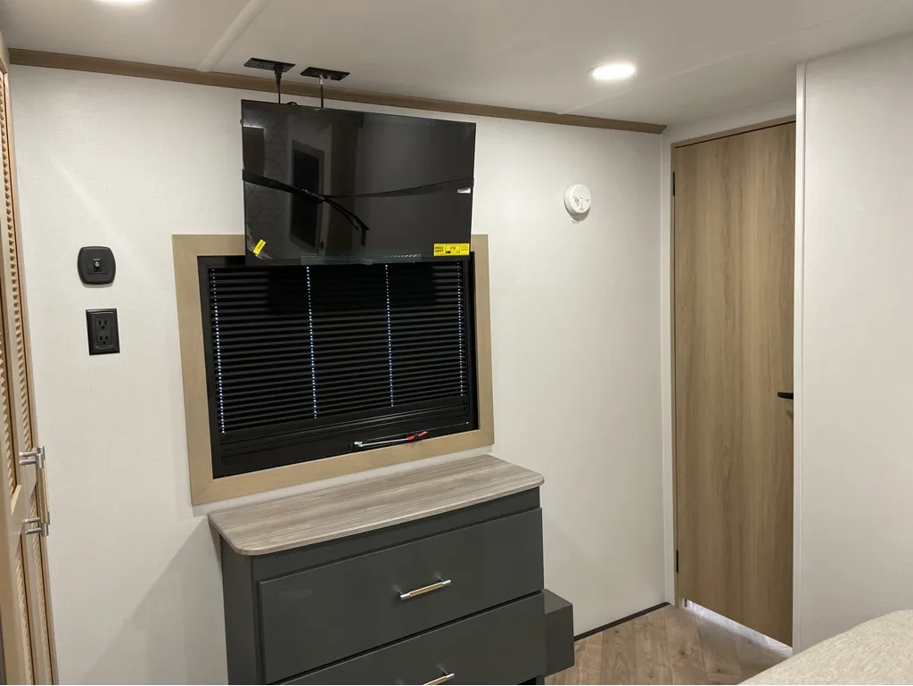 2026 Keystone Raptor 433, Photos photo 23