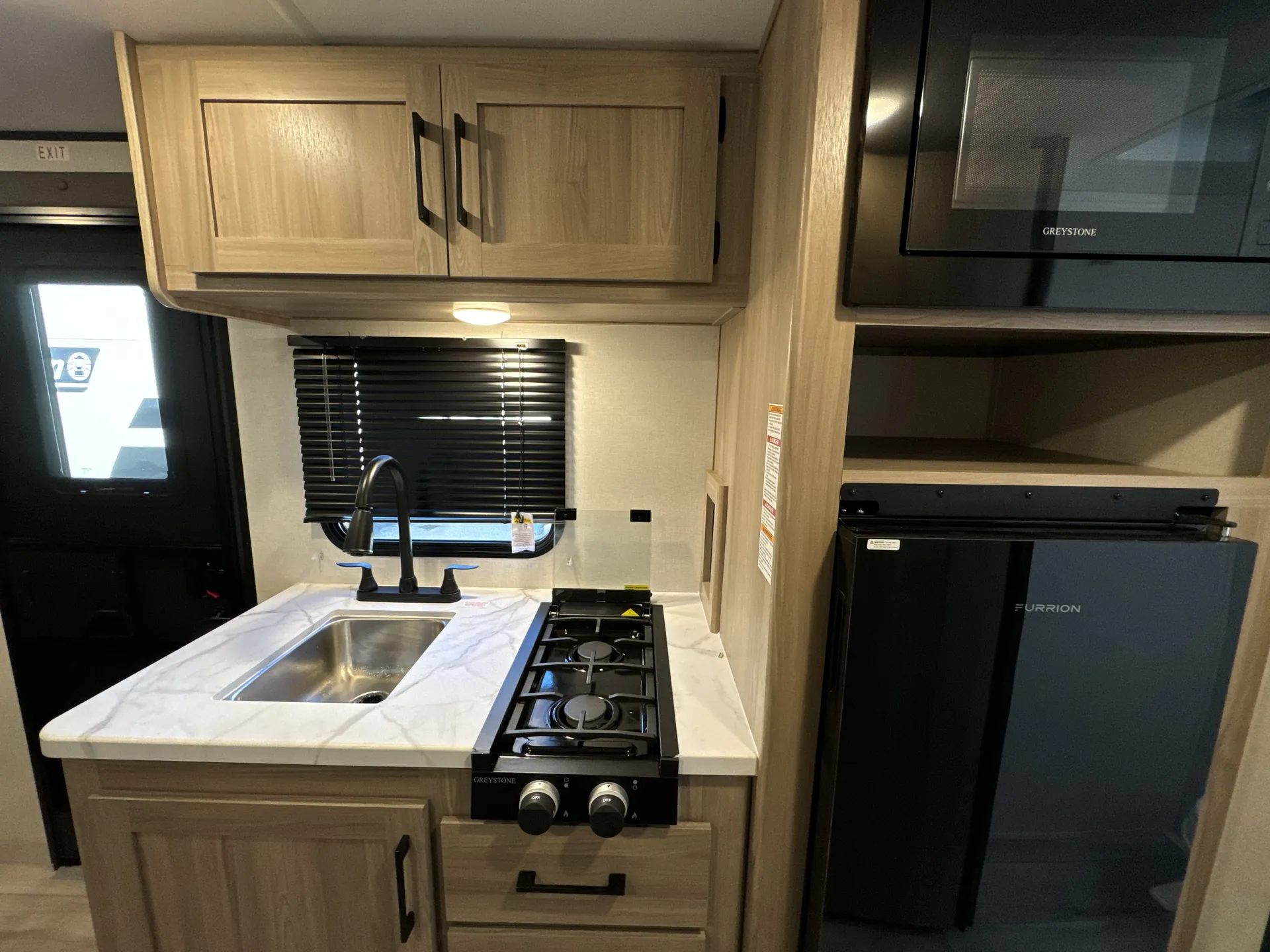 2025 Keystone Coleman Light 17BX — kitchen