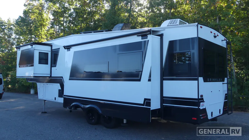 2026 Brinkley Model Z 3100, Photos photo 3