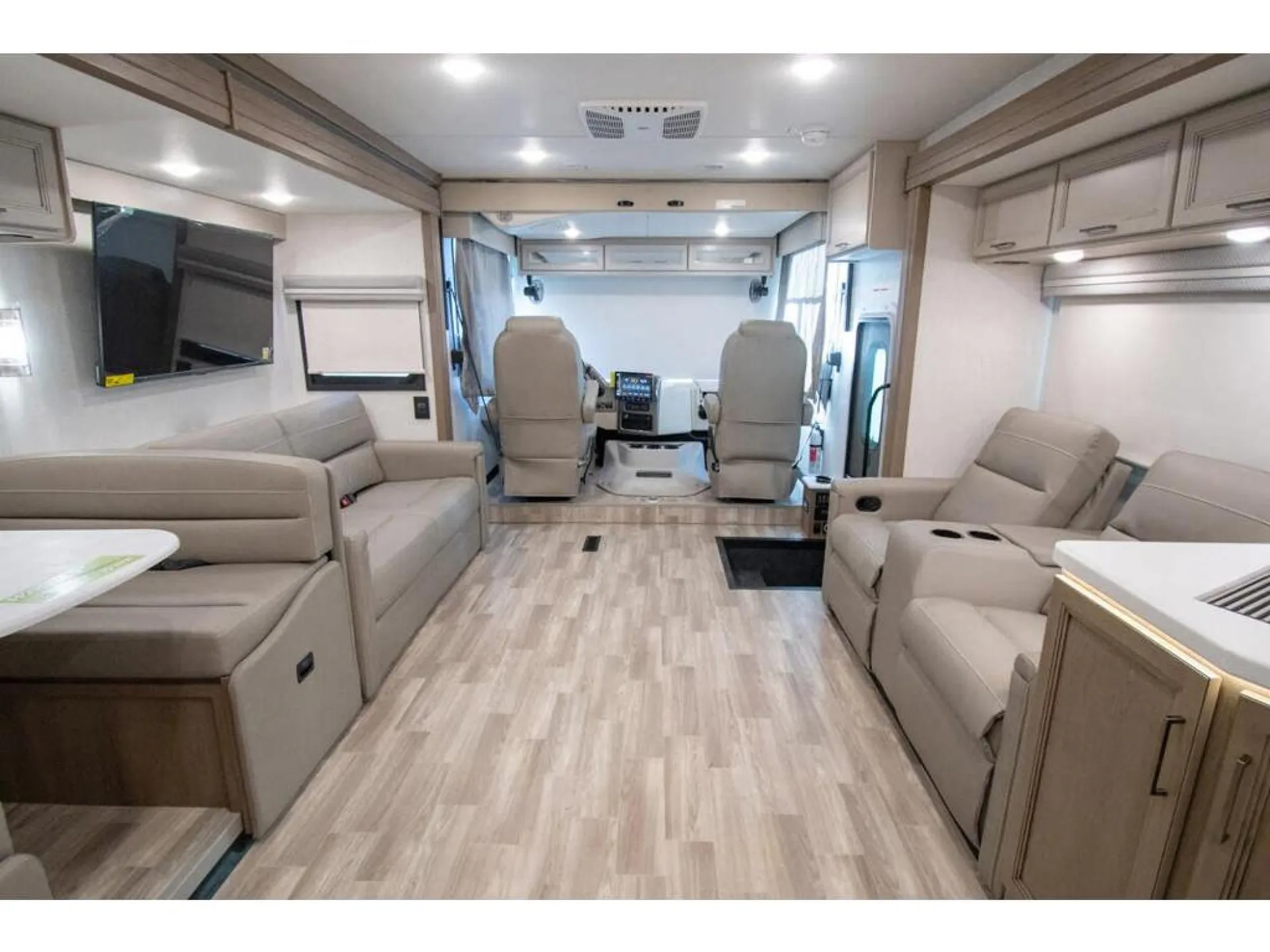 2026 Thor Motor Coach Windsport 35R - Photo 3
