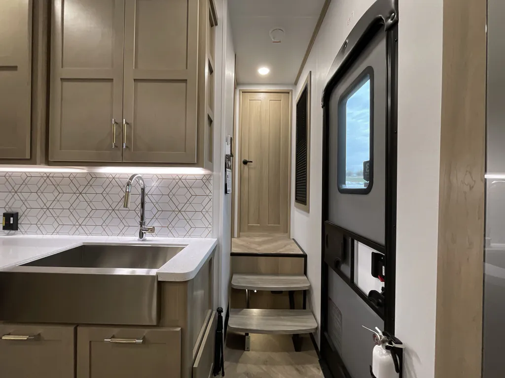 2026 Keystone Raptor 441, Photos photo 30