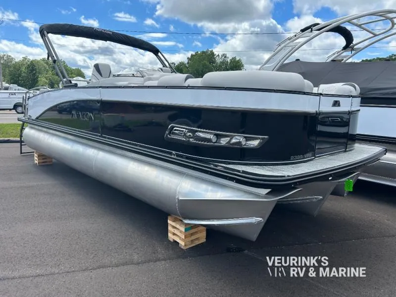 2026 Avalon Avalon 200hp - Main photo