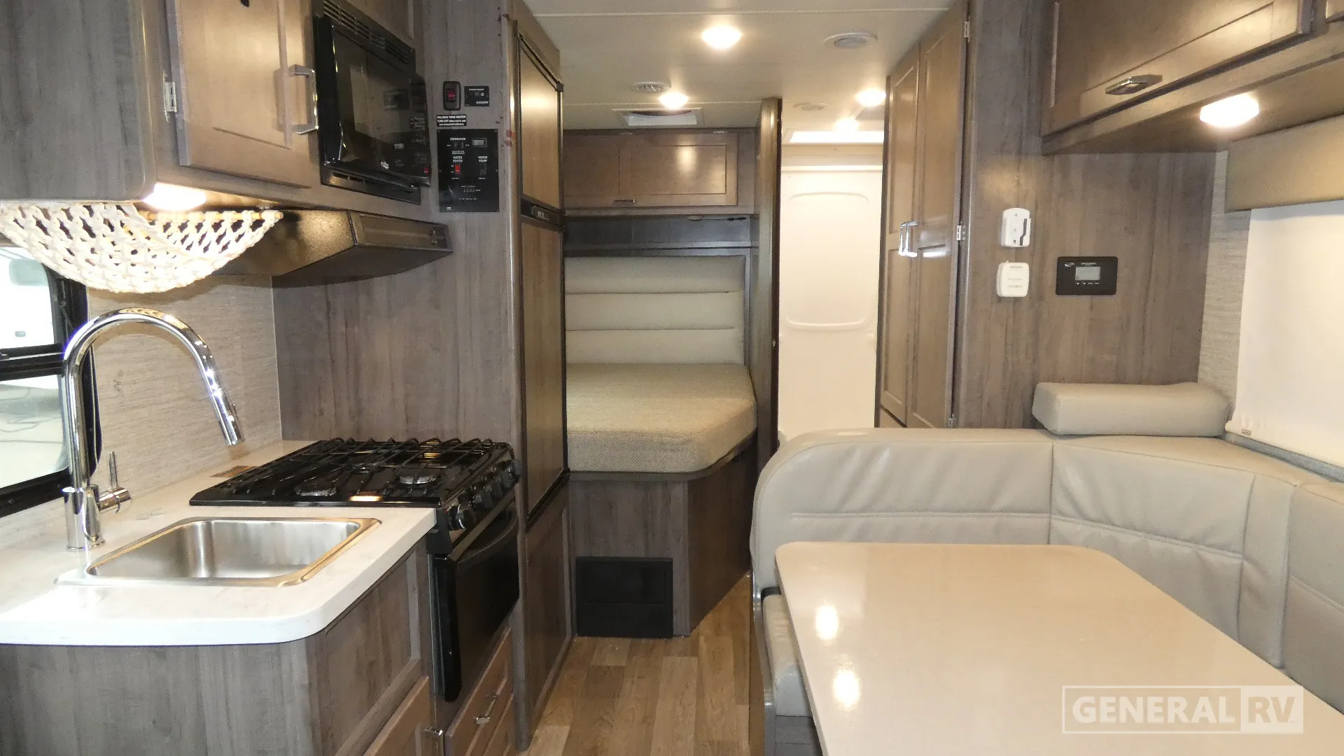 2023 Winnebago Minnie Winnie 22R - Photo 3