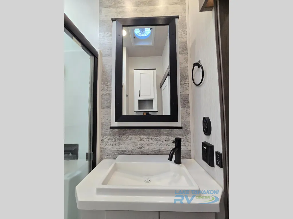 2021 Forest River Cedar Creek 385TH, Photos photo 22