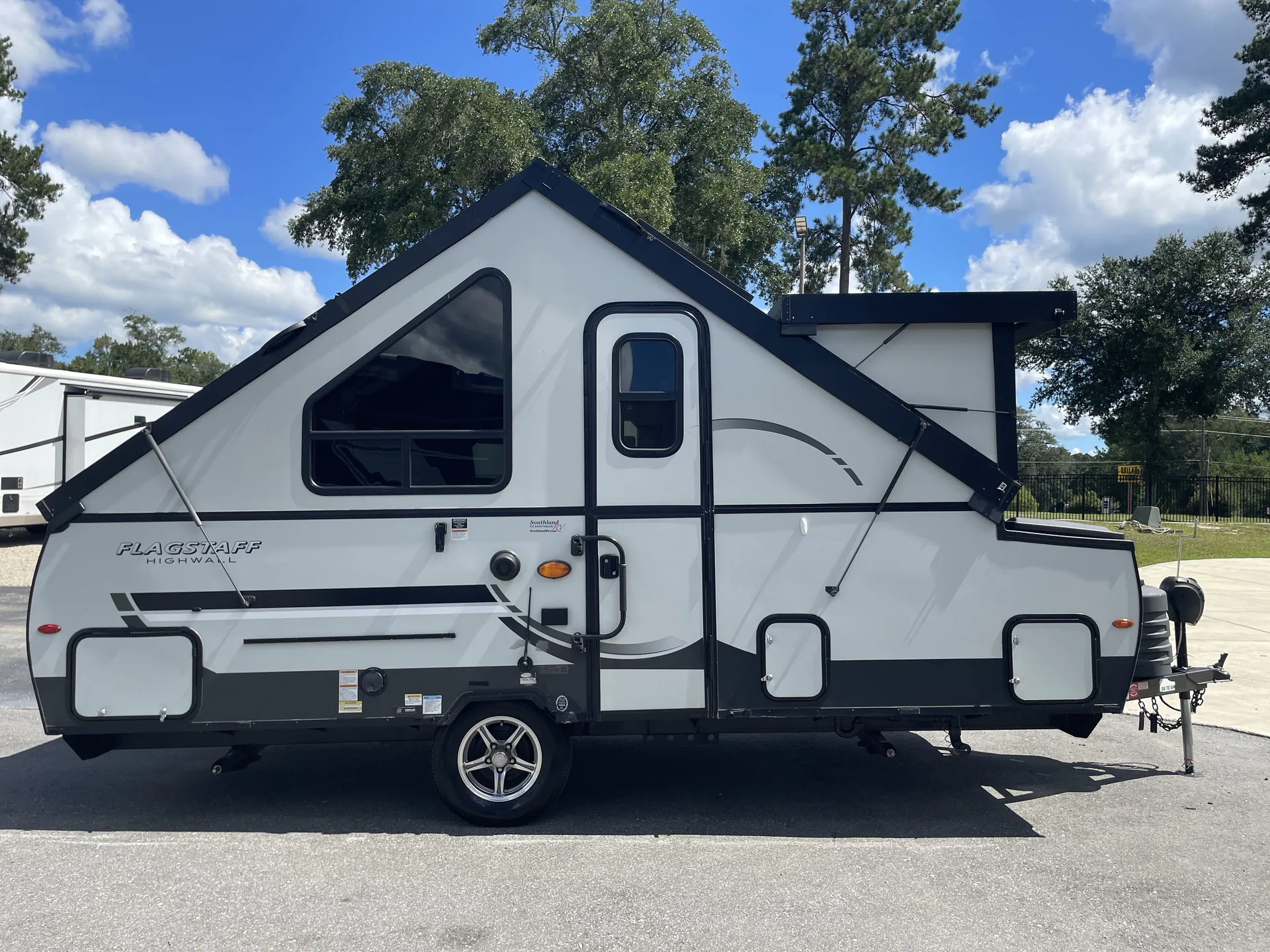 2024 Forest River Flagstaff Hard Side T21DMHW — campside