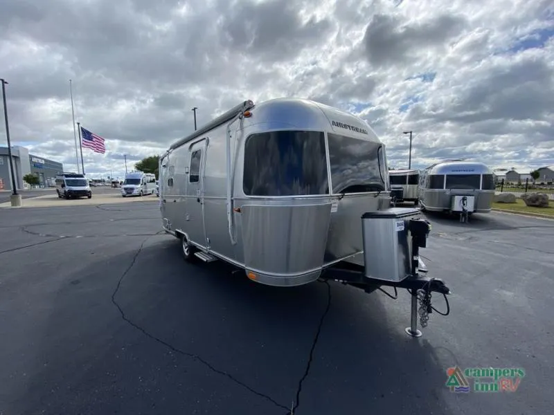 2023 Airstream Caravel 20FB - Photo 2