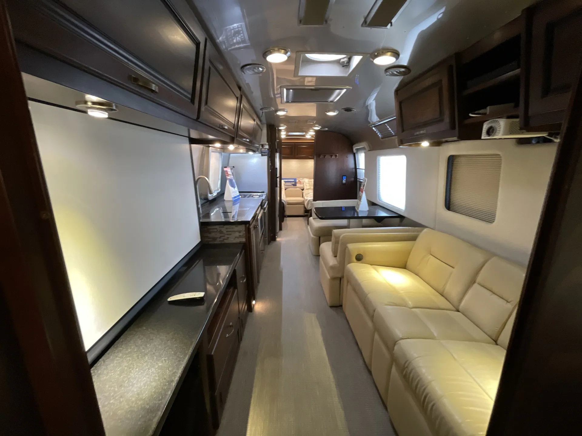 2018 airstream Classic 33FB Twin — living area main