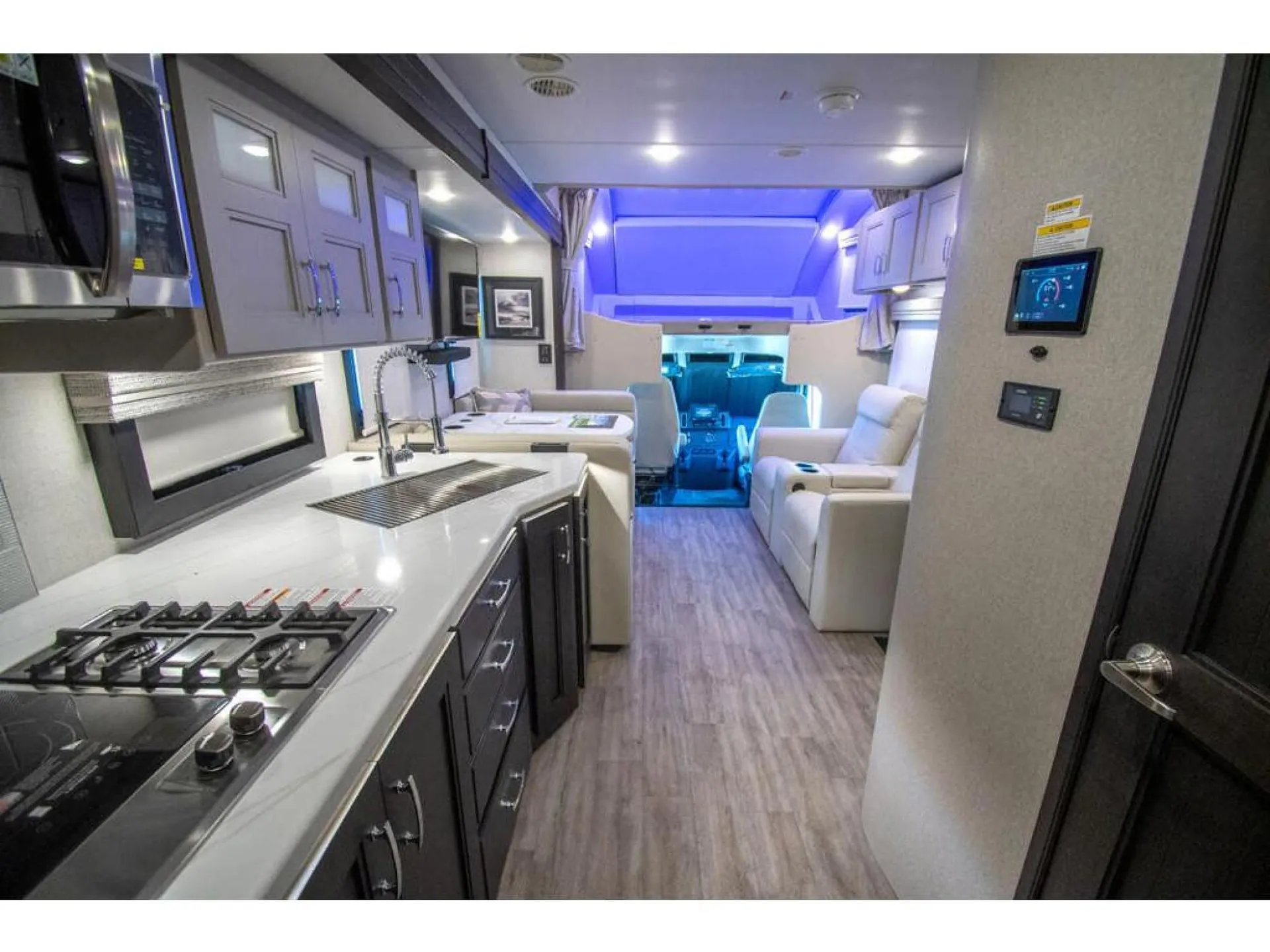 2026 Thor Motor Coach Inception 34XG - Photo 3