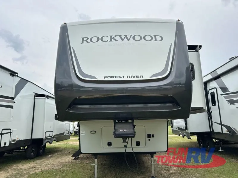 2026 Forest River Rockwood Signature 361RL - Photo 4