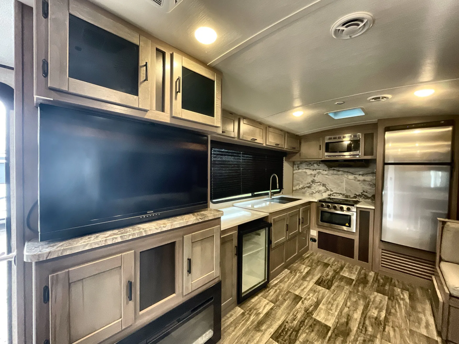 2023 CrossRoads Sunset Trail Super Lite 309RK — living area main