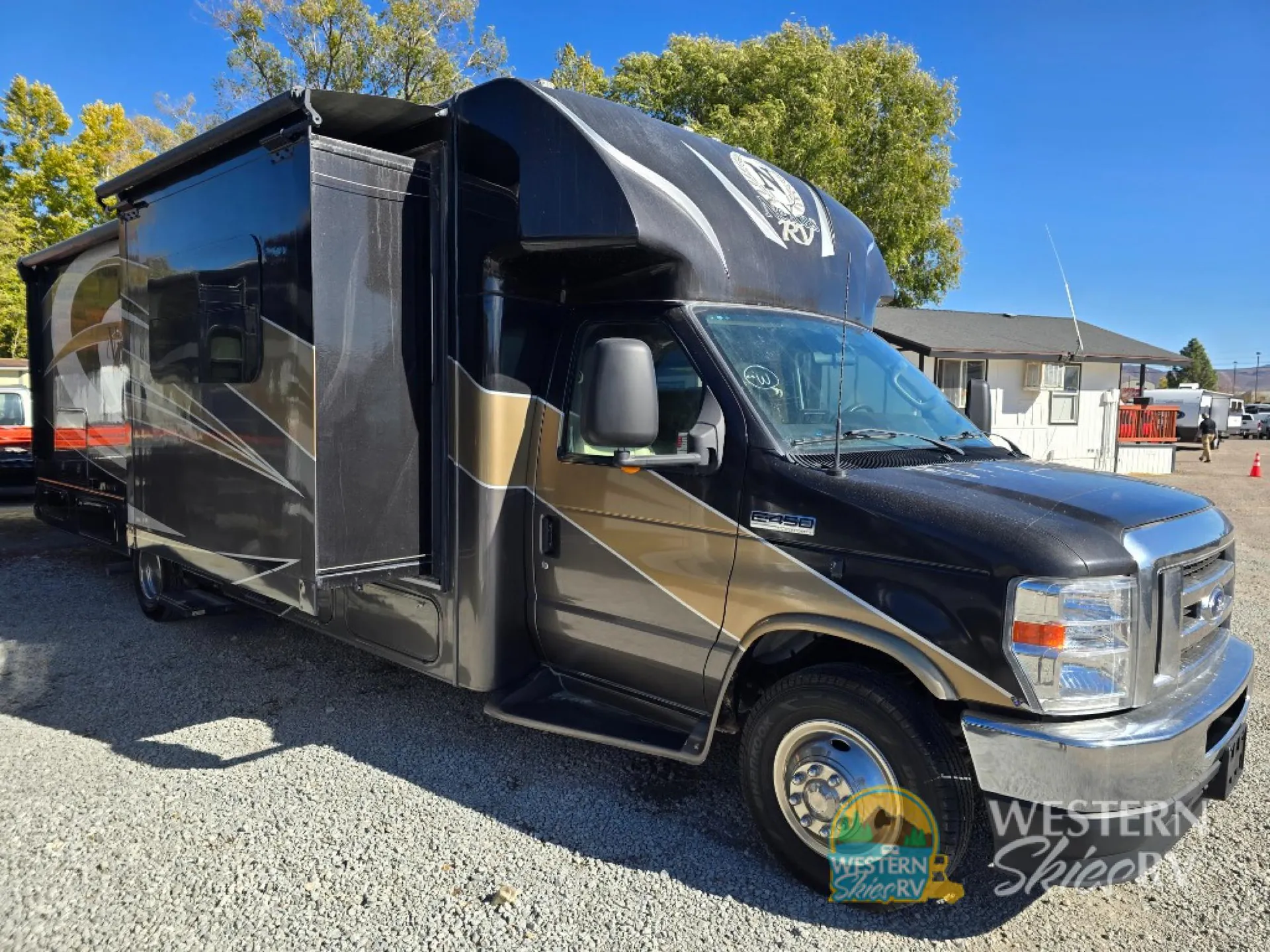 2023 Nexus Viper 29V