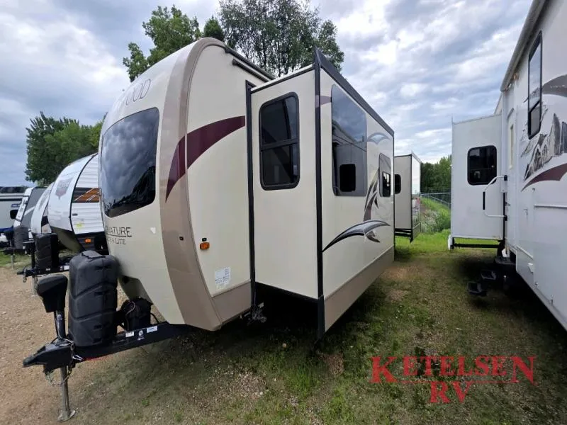 2018 Forest River Rockwood Signature Ultra Lite 8335BSS - Photo 2