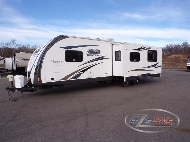 2013 Coachmen Freedom Express 304RKDS - Photo 3