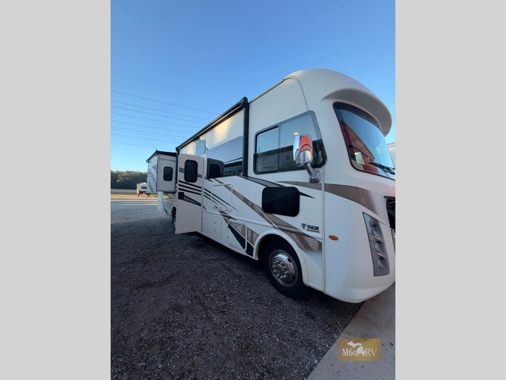 2017 Thor Motor Coach A.C.E 27.2 - Photo 2