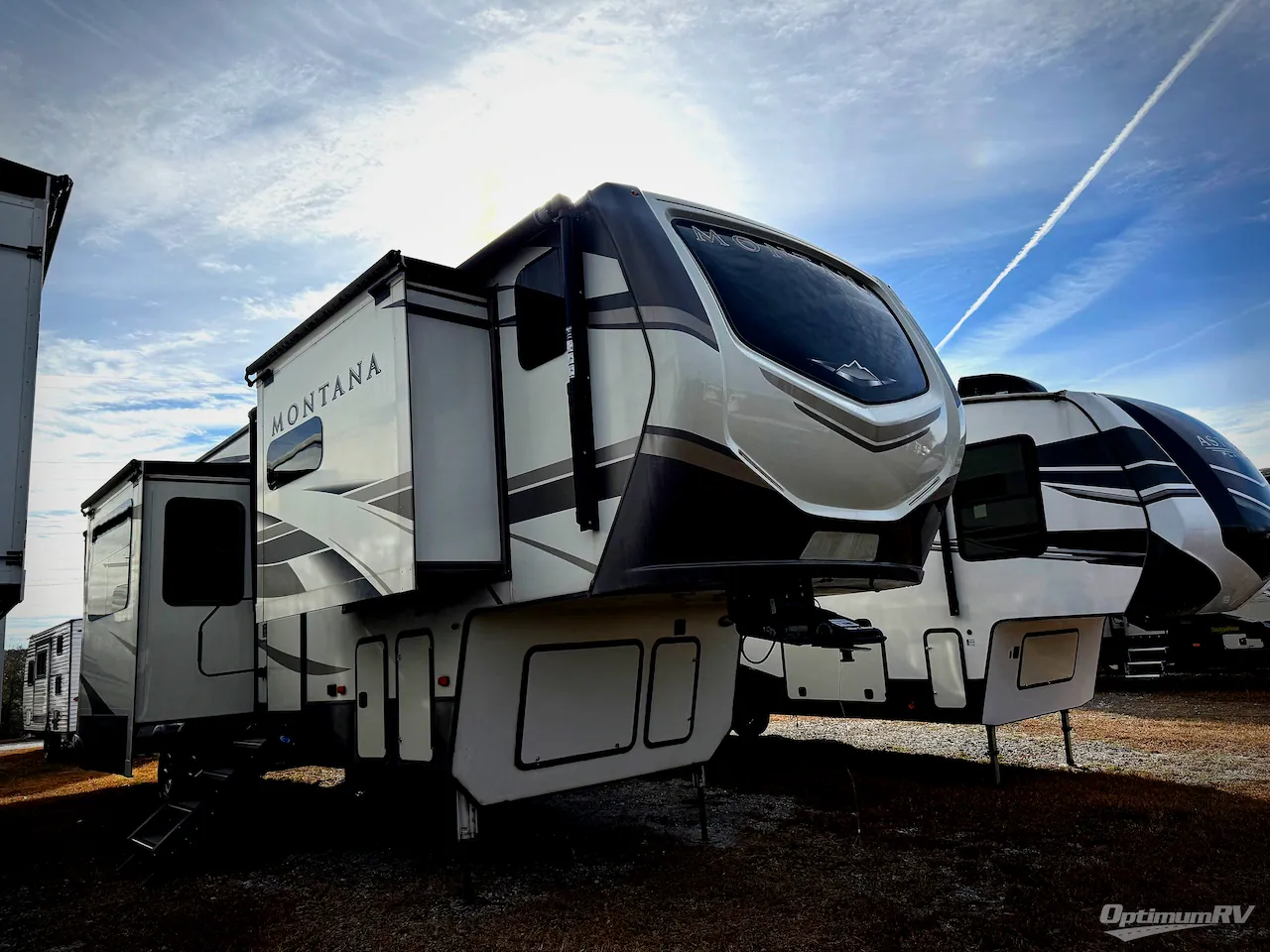 2020 Keystone Montana 3741FK - Photo 2