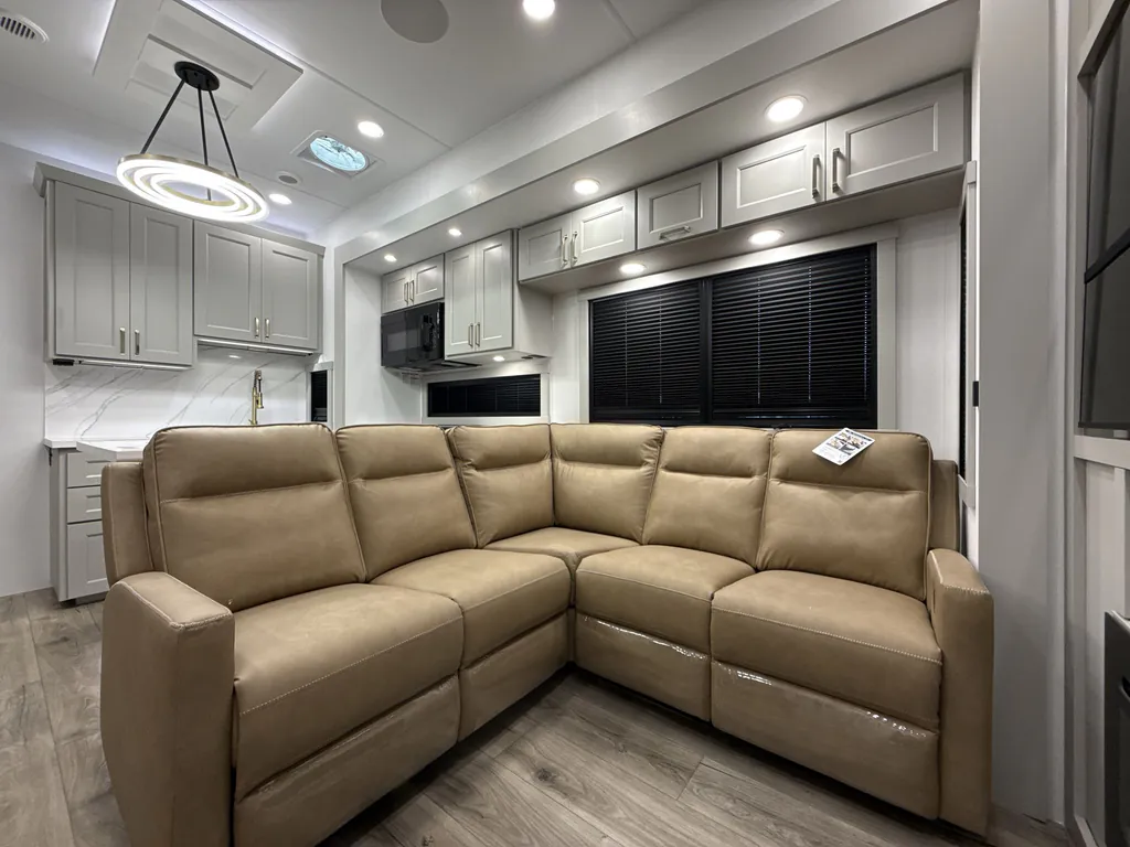 2026 Brinkley Model G 3970, Photos photo 13