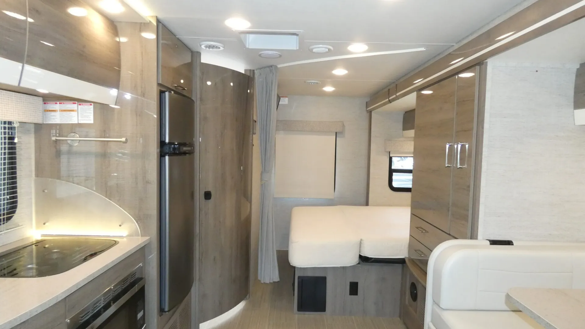 2023 Jayco Melbourne Prestige 24LP - Photo 3