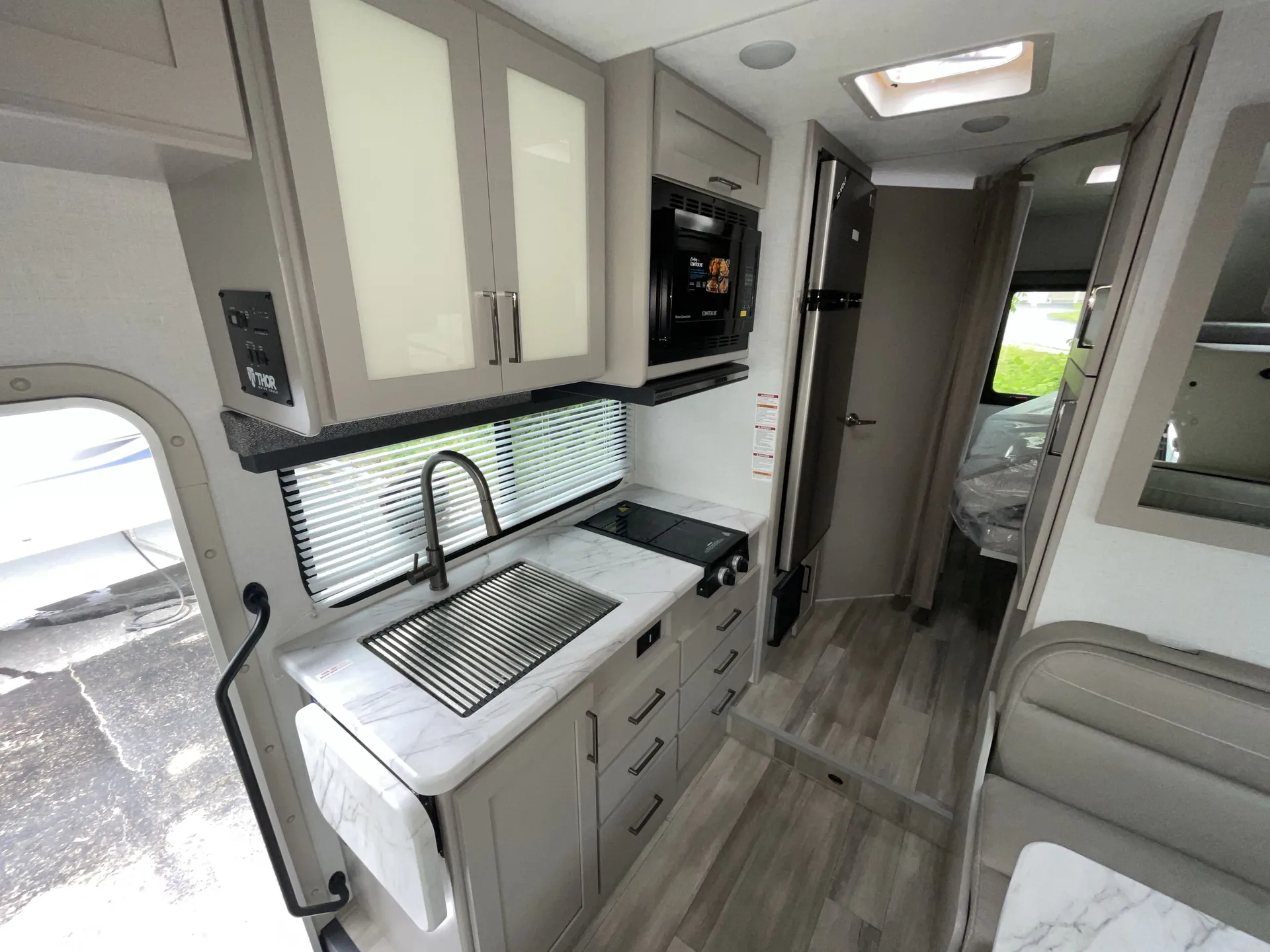 2026 Thor Motor Coach Coleman 22EZ — living area main
