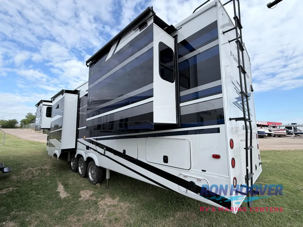 2026 Forest River RiverStone 425FO, Photos photo 8