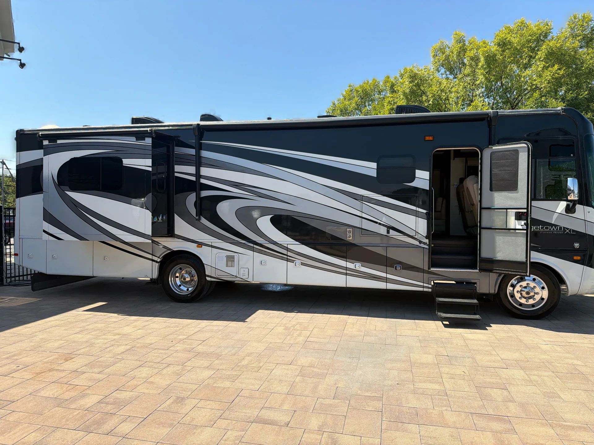 2018 Forest River Georgetown XL 369DS — campside