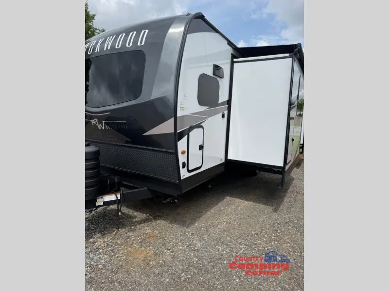 2025 Forest River Rockwood Ultra Lite 2619FK - Photo 4